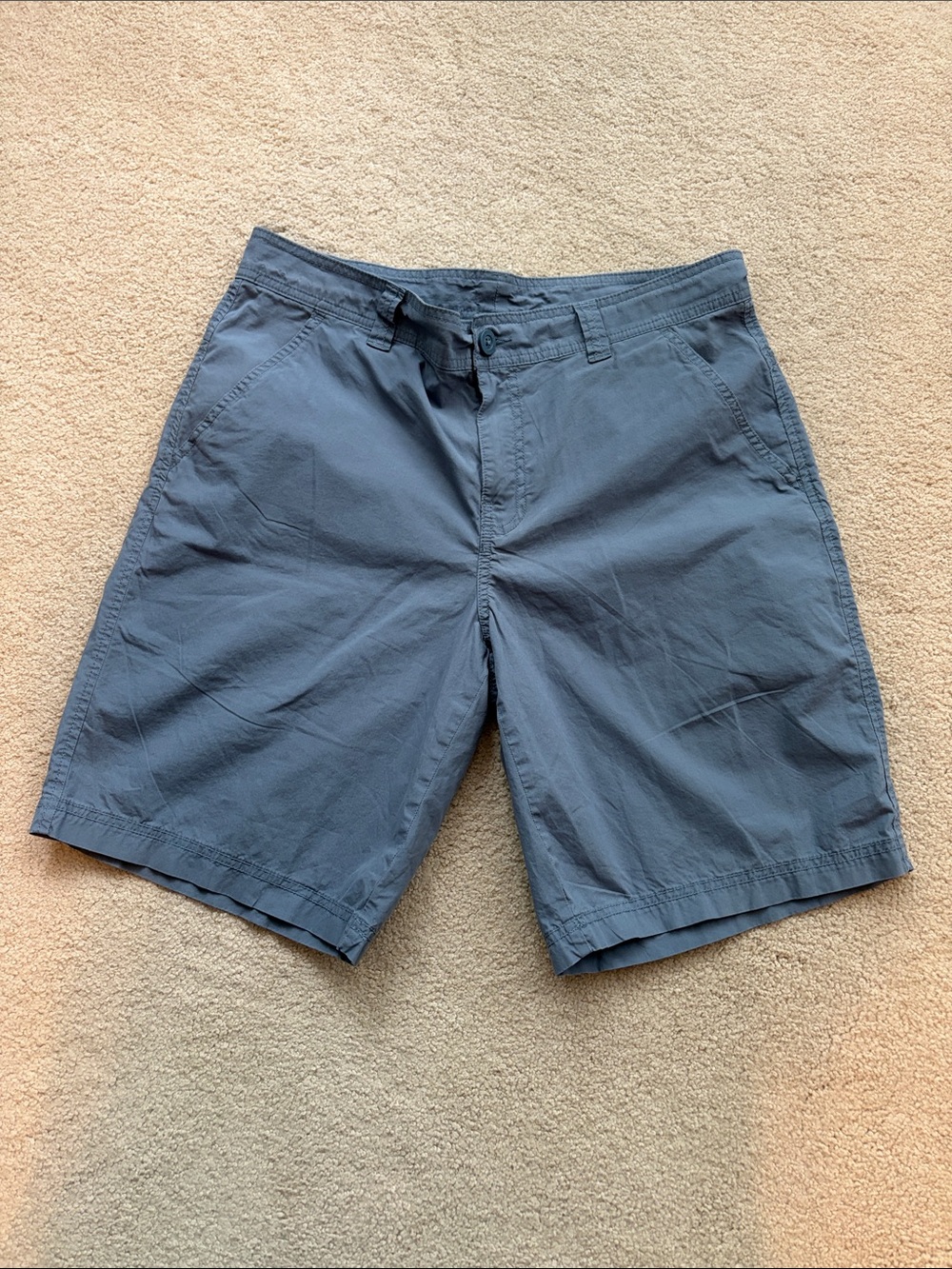 Columbia Shorts. Cotton. Size 34 waist, 10 length. In Blue